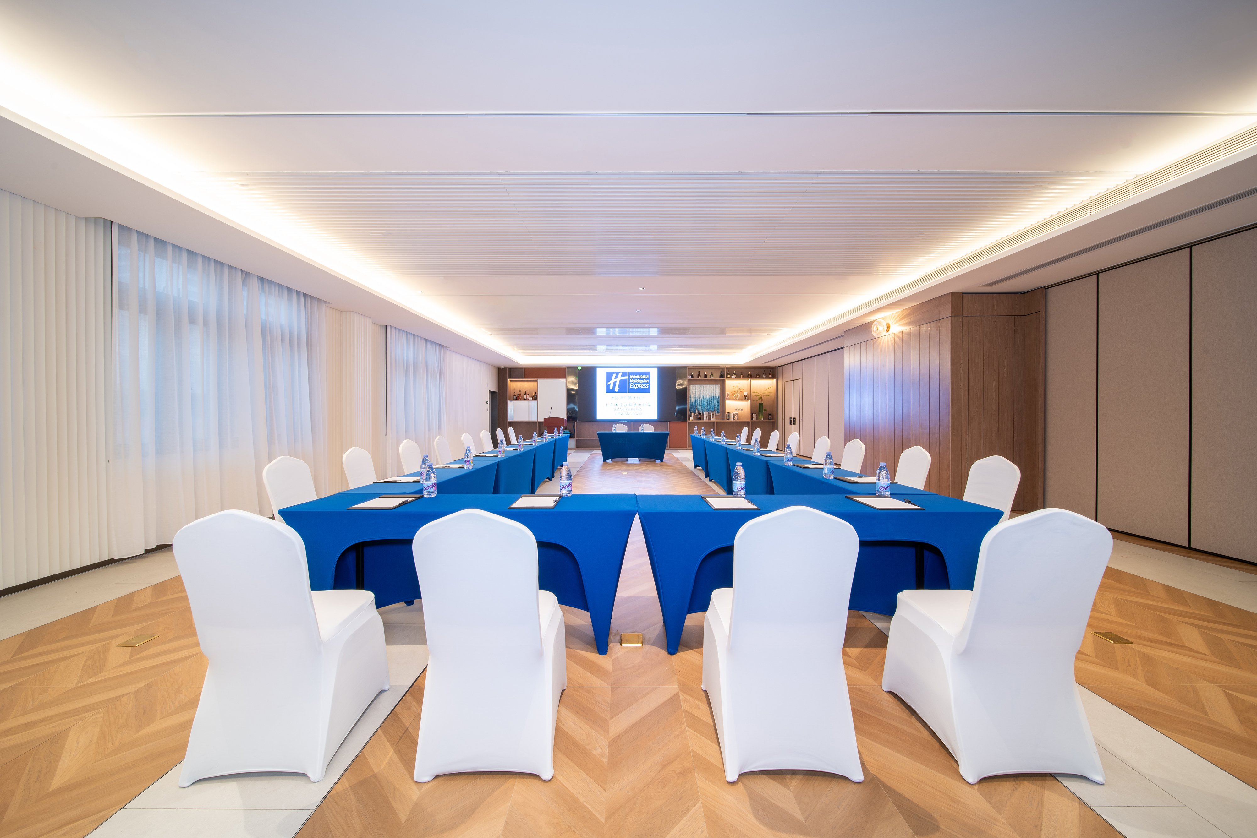 Holiday Inn Express Shanghai Pujiang Lianhang Road 32/34