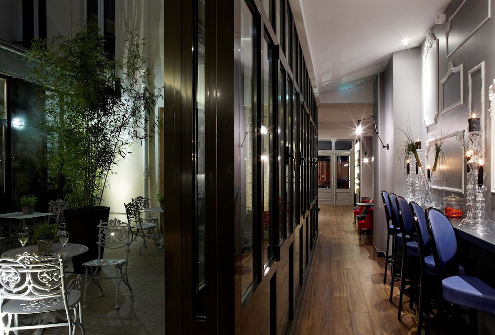 Hotel Mademoiselle 35/50