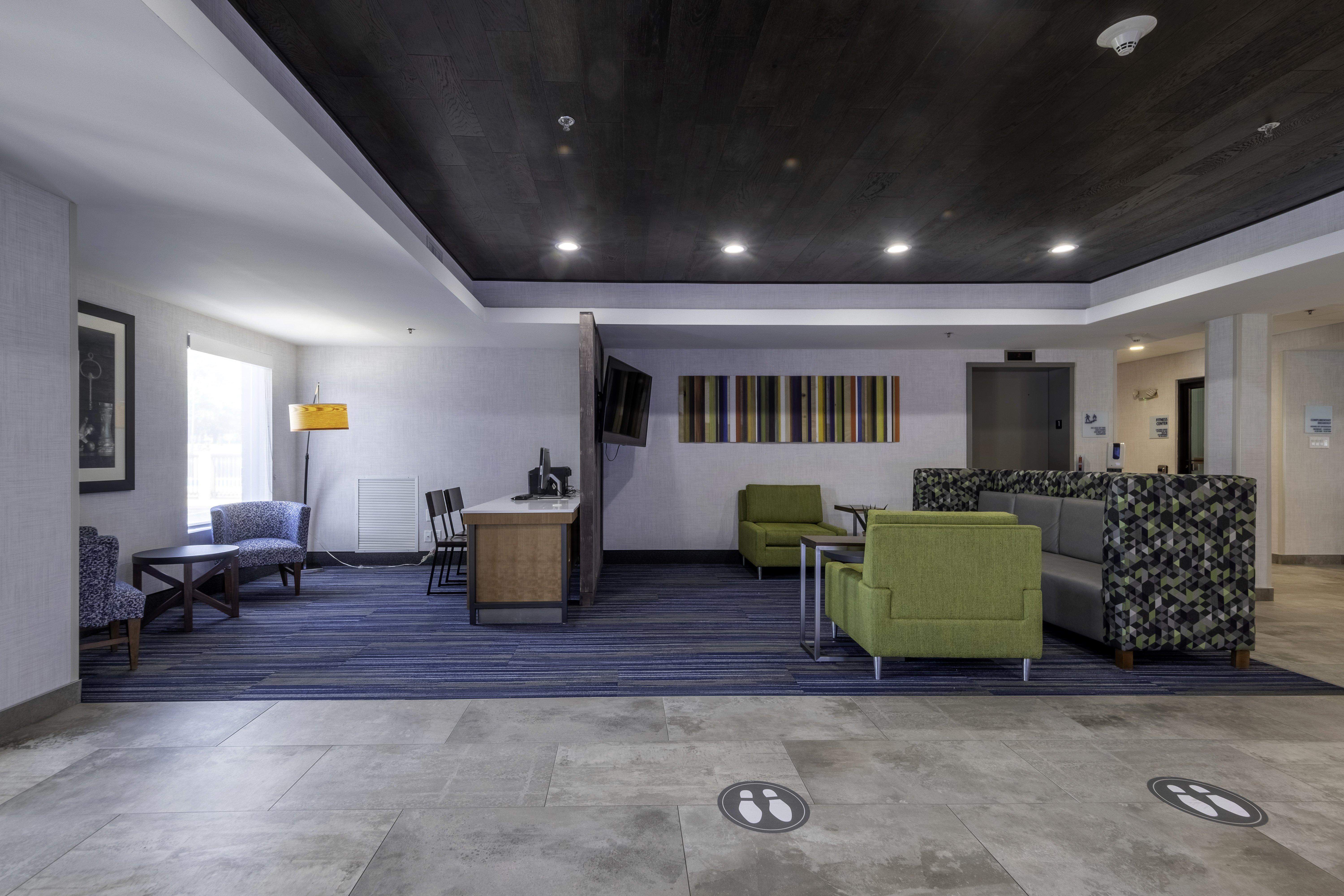 Holiday Inn Express Hotel And Suites Petersburg Dinwiddie 16/24