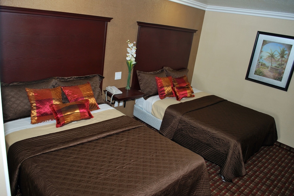 ROOM, DOUBLE BED