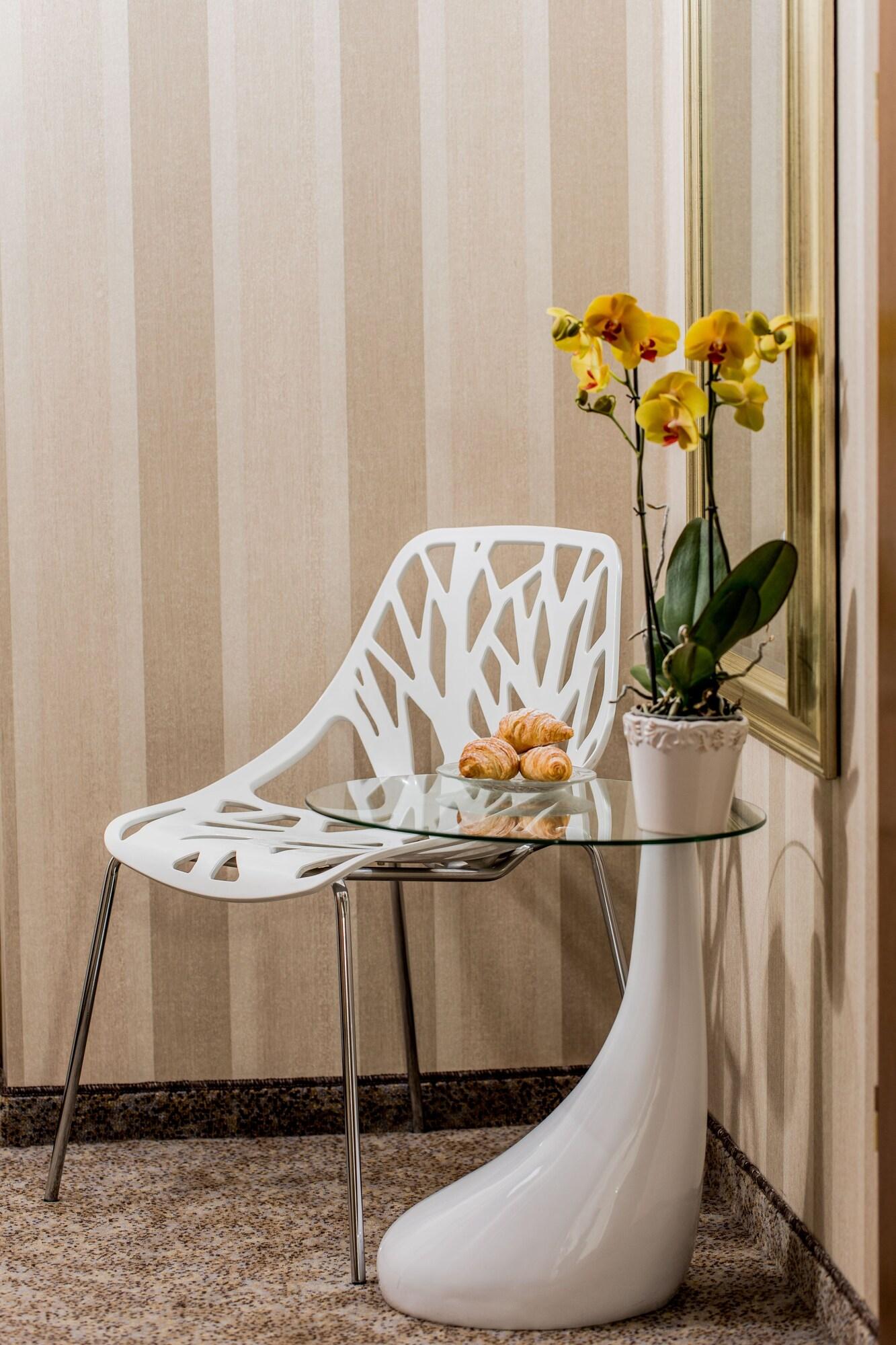 Patio Hotel 23/45