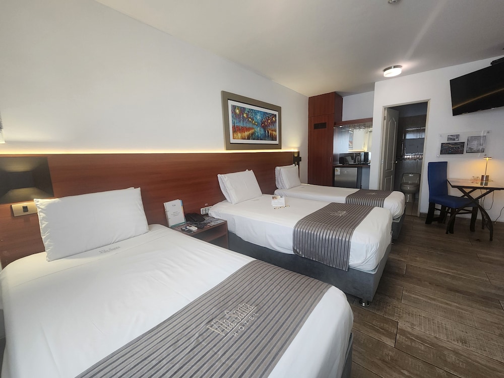 ROOM, TRIPLE