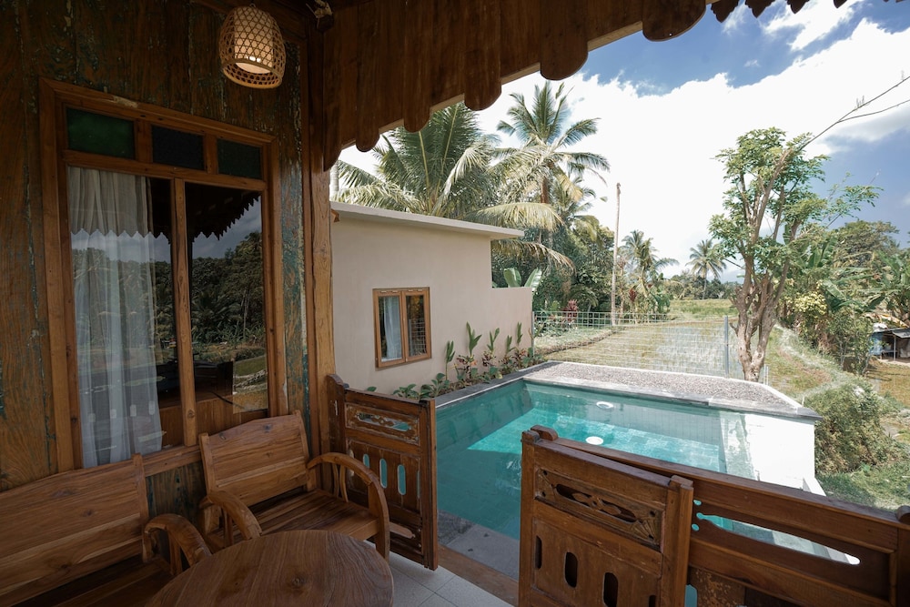 PONDOK SEBATU VILLA 6/73