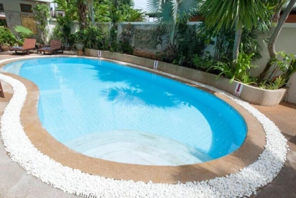 Palmview Resort 35/37