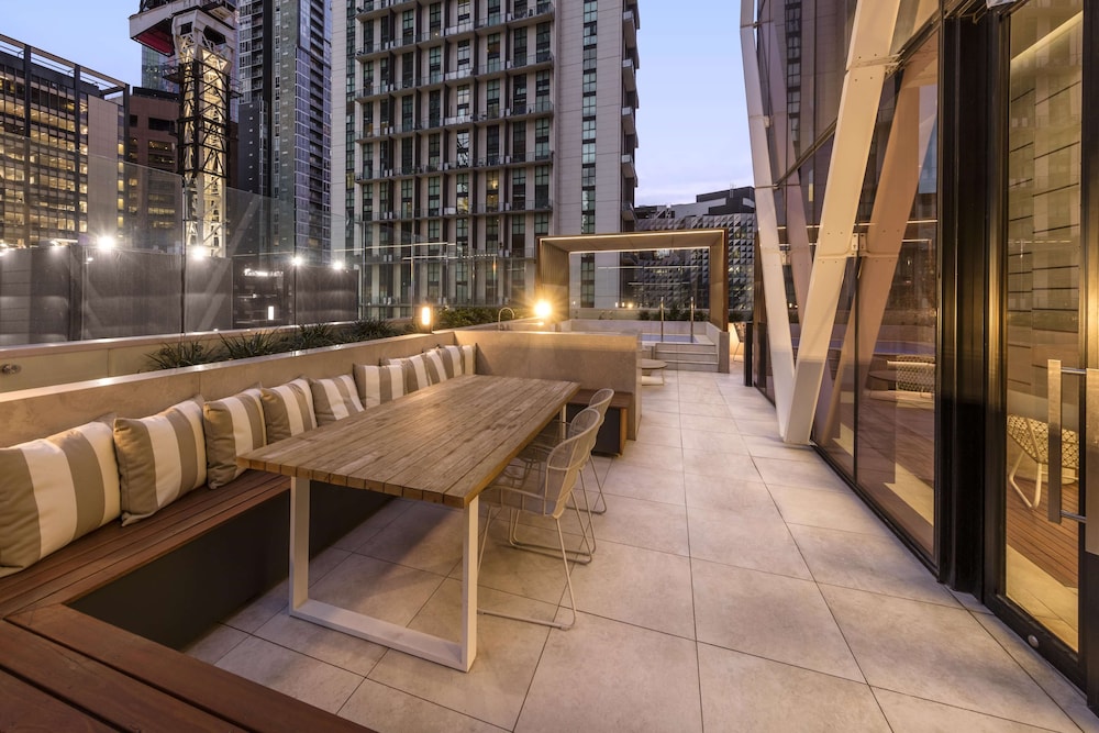 Avani Melbourne Central Residences 1/76