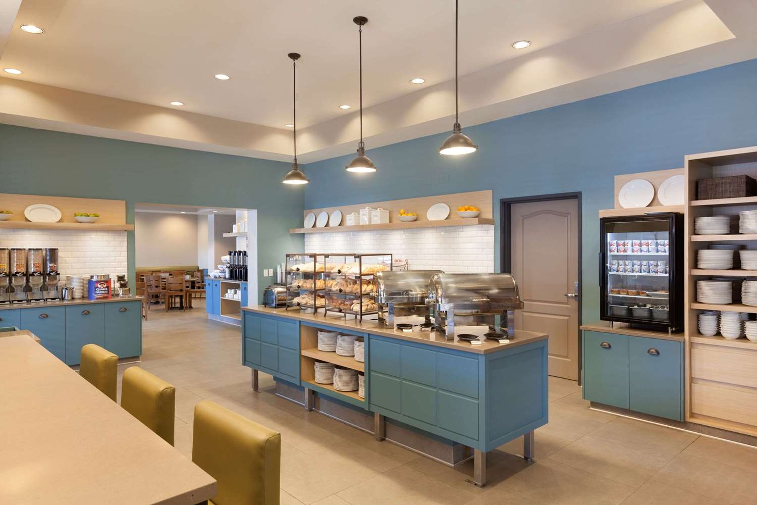 Country Inn & Suites by Radisson, Bloomington at Mall of America 9/18