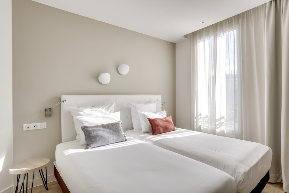 Hotel Courseine 6/23