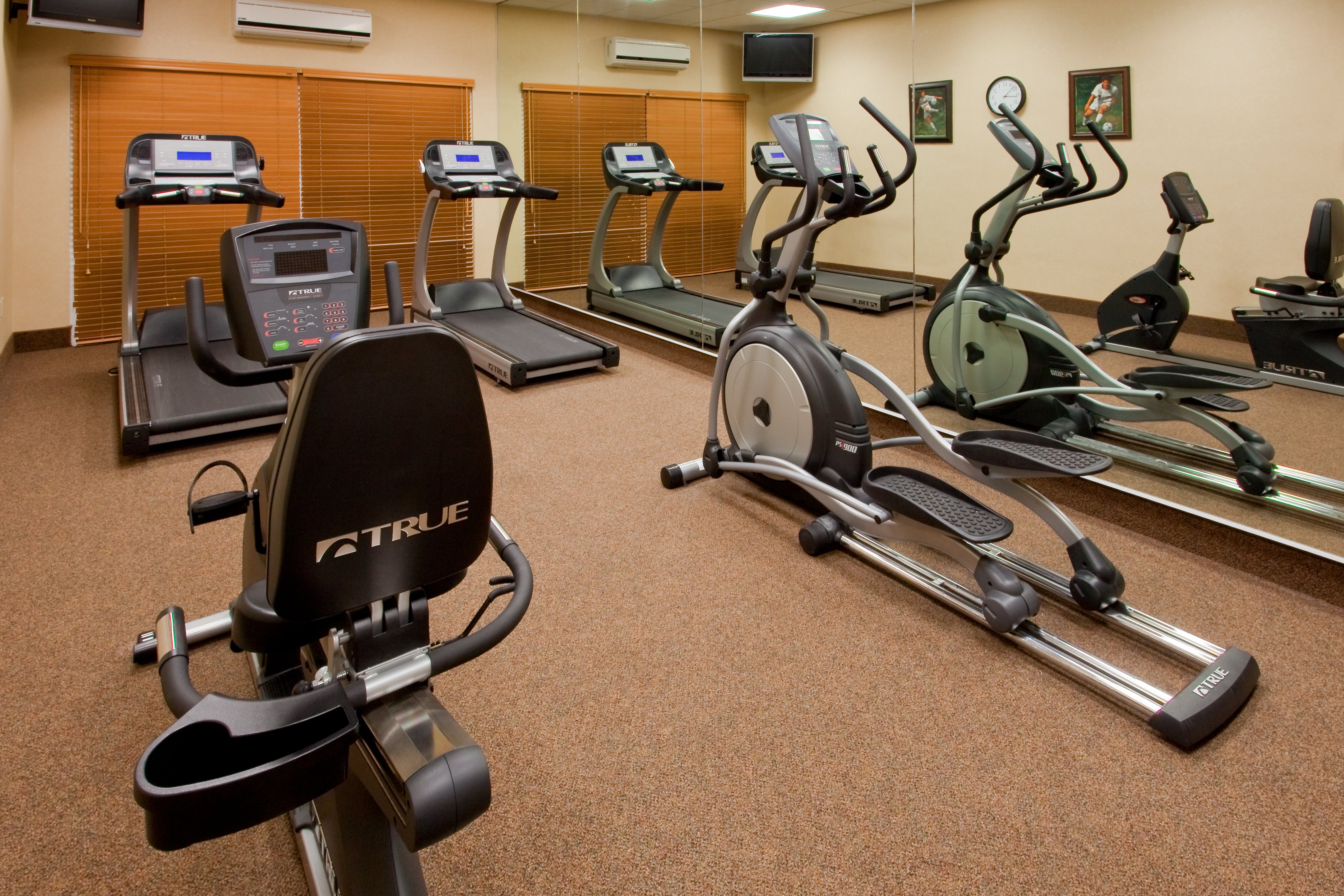 Holiday Inn Express Saltillo Zona Aeropuerto 27/40