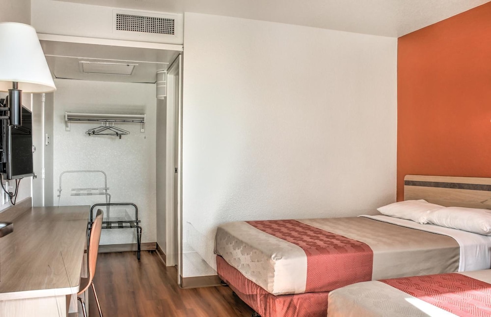 Motel6 Mojave, CA 38/69