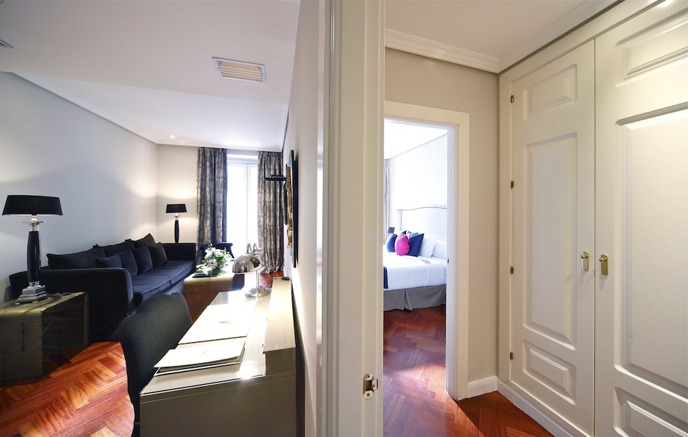 Boutike Cibeles (ex Luxury Suites) 7/22