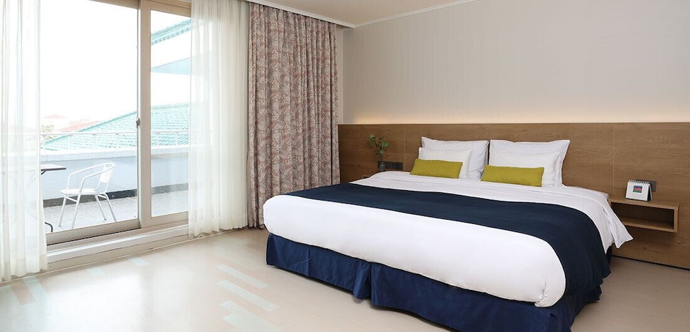 Ocean, Deluxe, Suite, King Bed, Pool Access