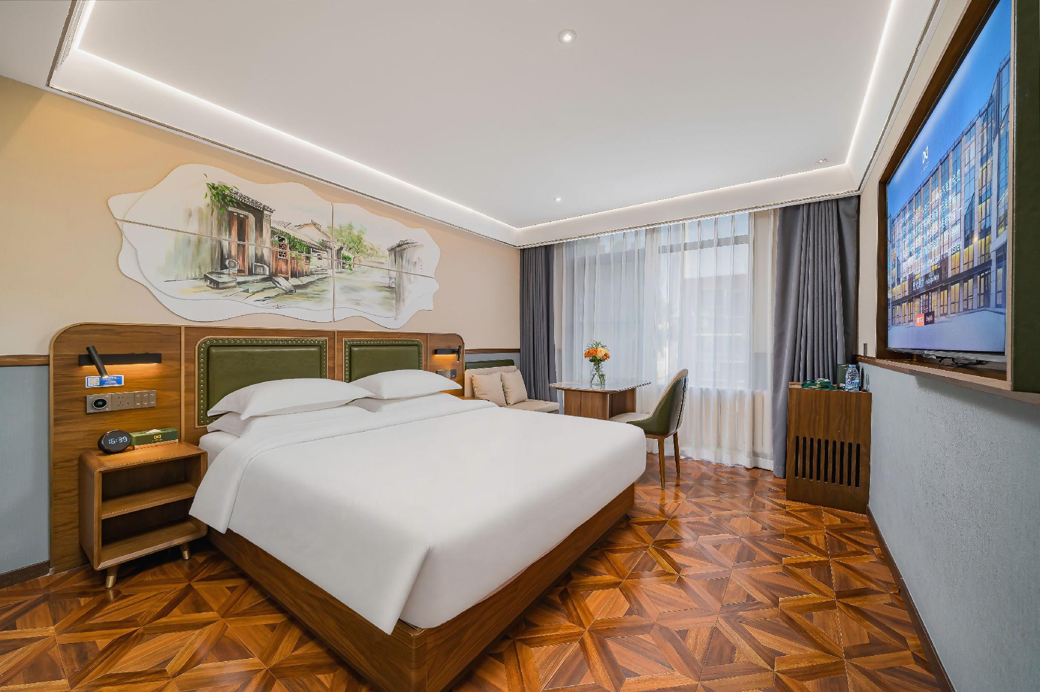 Deluxe, King Bed, Sun Room