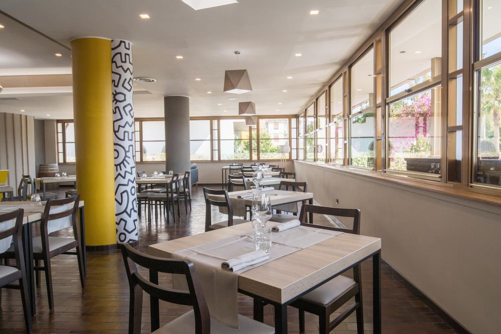 Hotel Ristorante Carosello 42/50