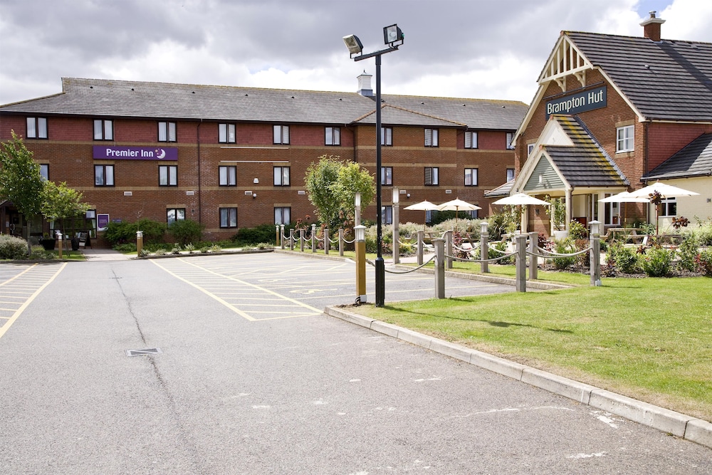 Premier Inn Huntingdon A1/A14 33/41