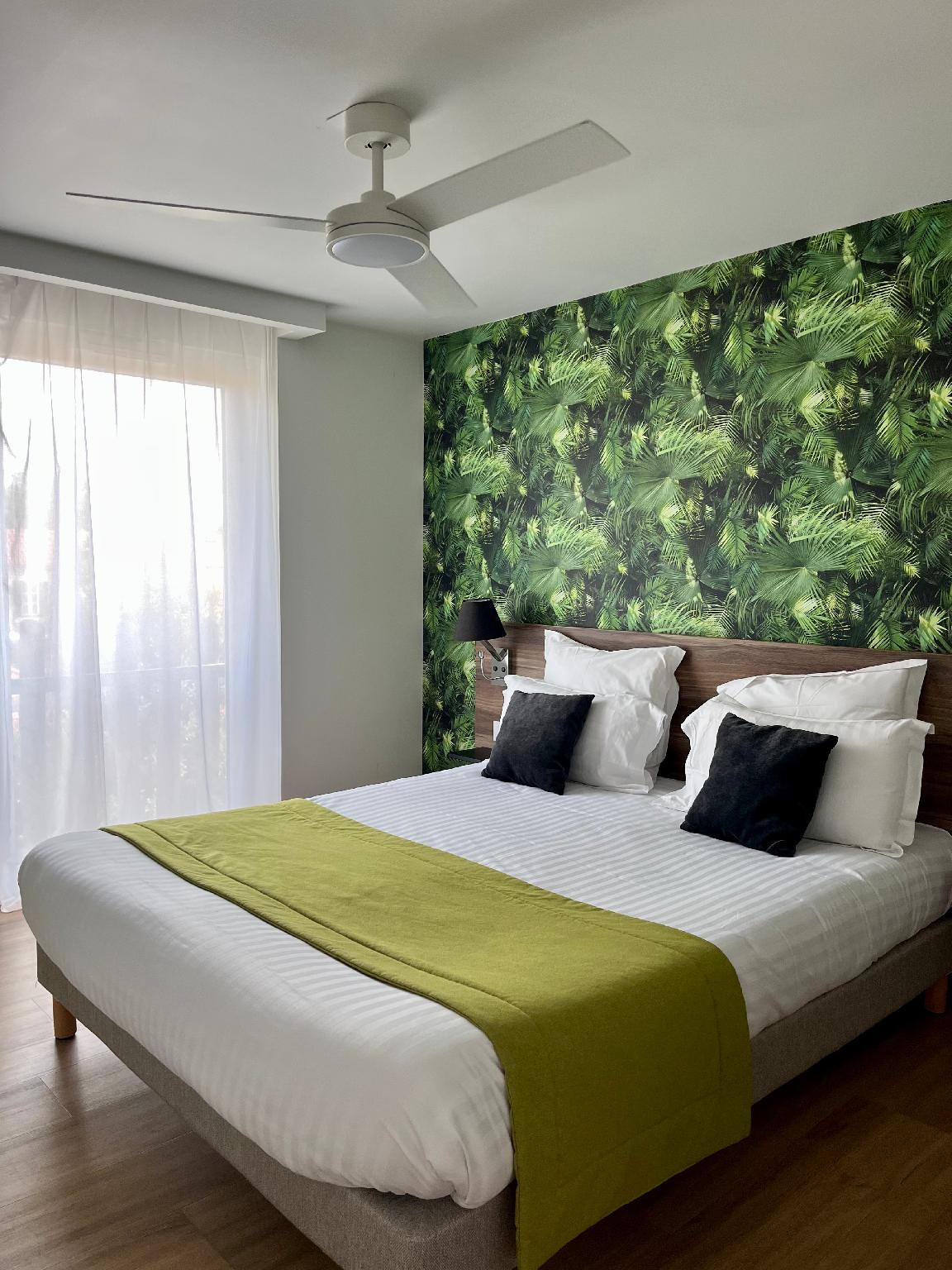 ATHOME RESIDENCE ET SPA 5/40