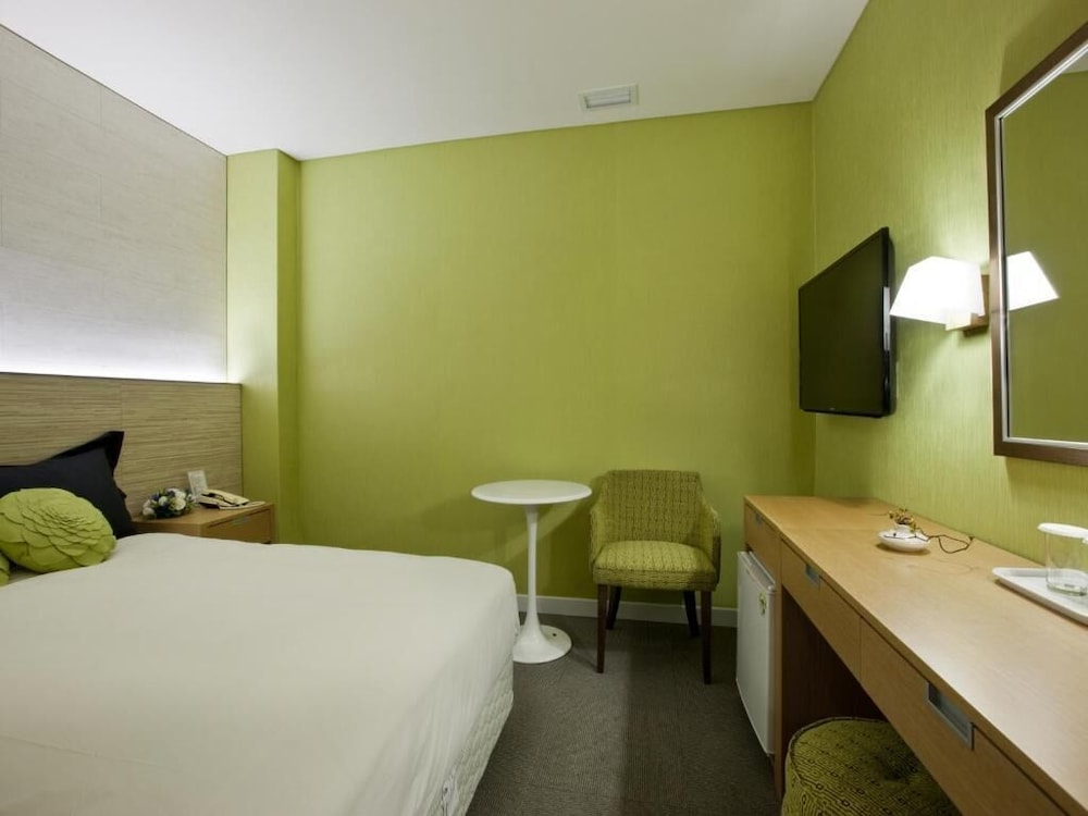 Central Tourist Hotel 15/41