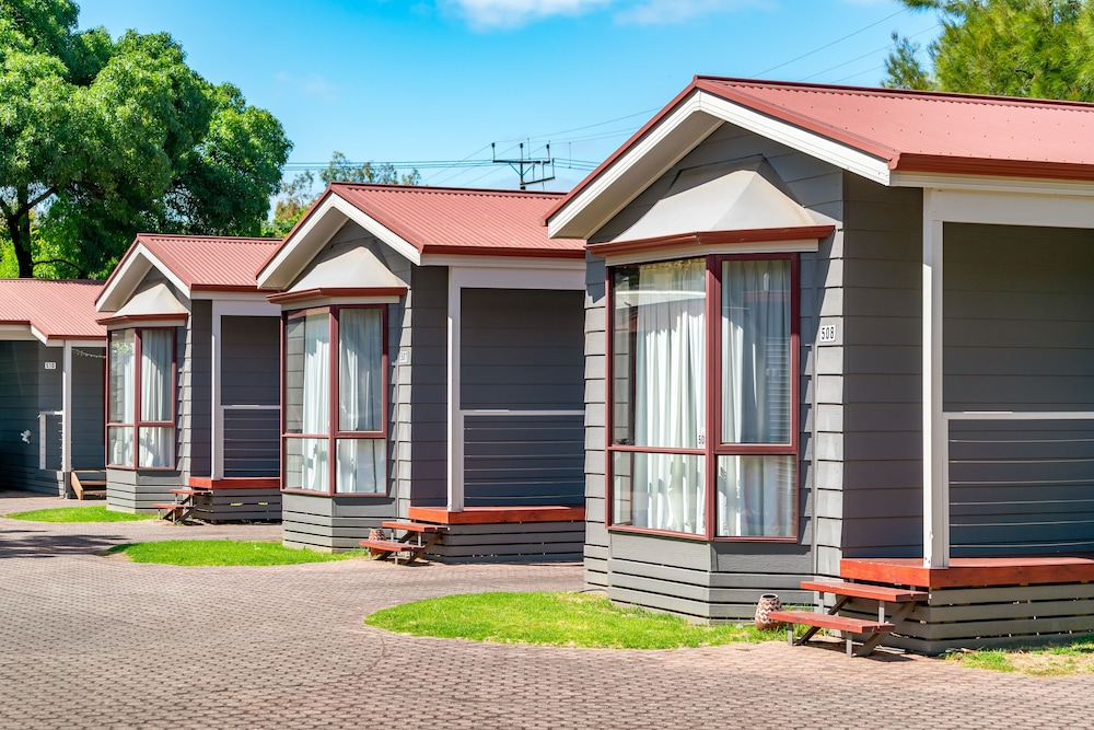 Adelaide Caravan Park 2/67