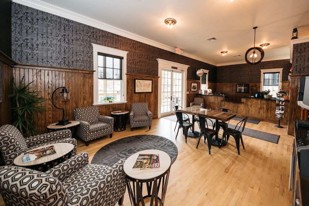 The Railroad Inn 43/61