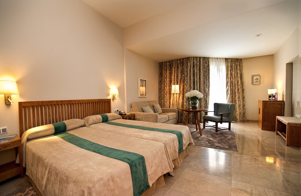 Parador de Cordoba Hotel 13/50