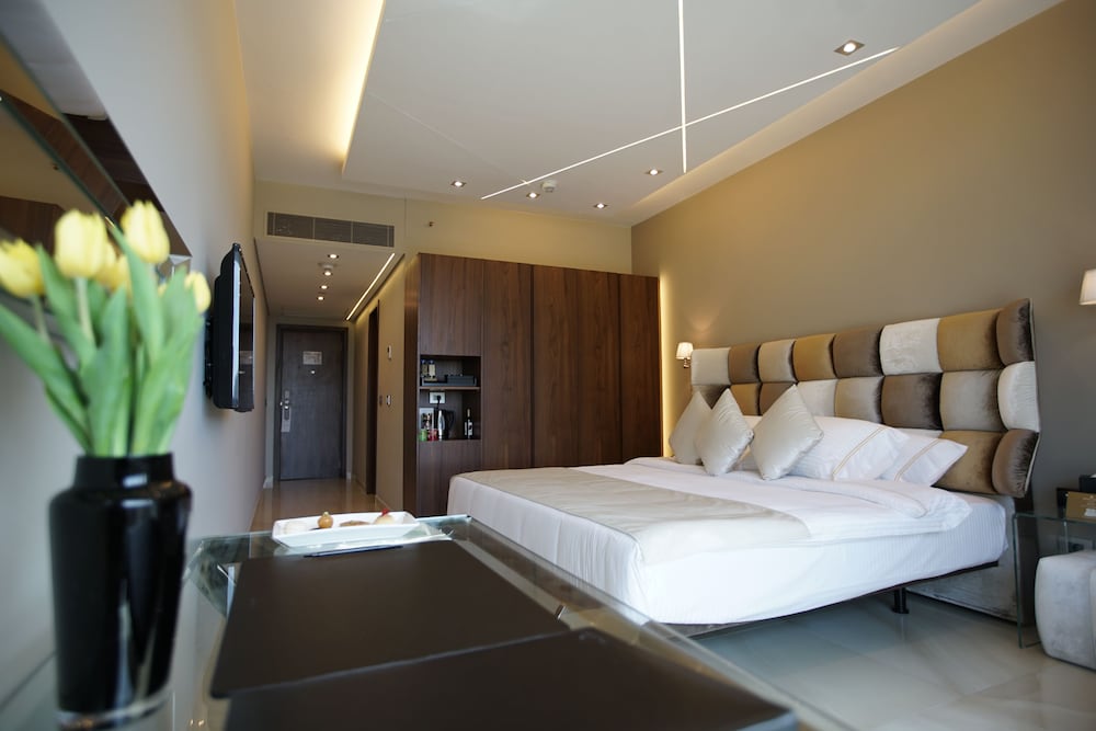 Royal Tulip Achrafieh 6/69