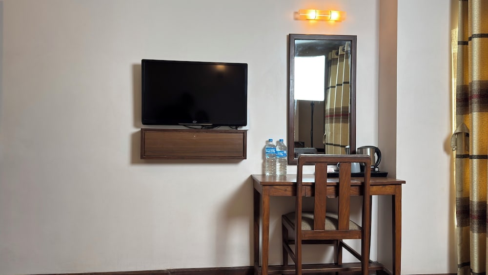 Hotel Everest Nepal 58/64