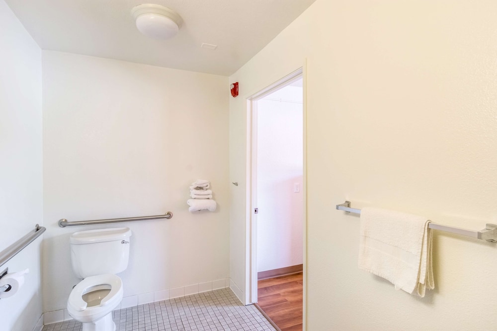 Motel6 Redding, CA - Central 47/47