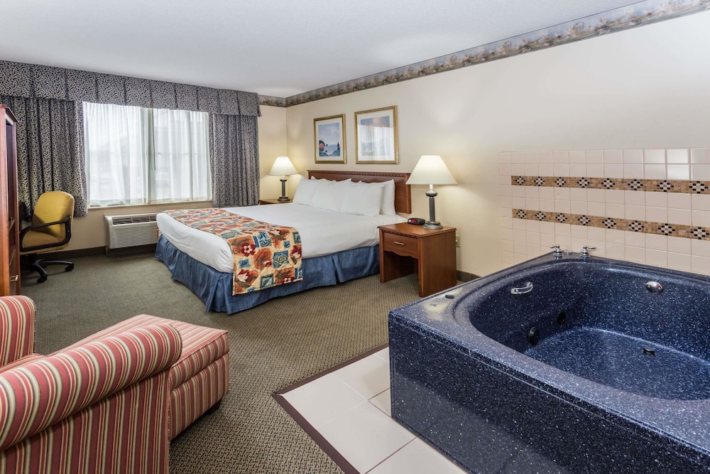 Baymont by Wyndham Waterford/Burlington WI 19/43