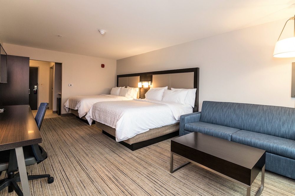 Holiday Inn Express Suites Allen Park 22/72