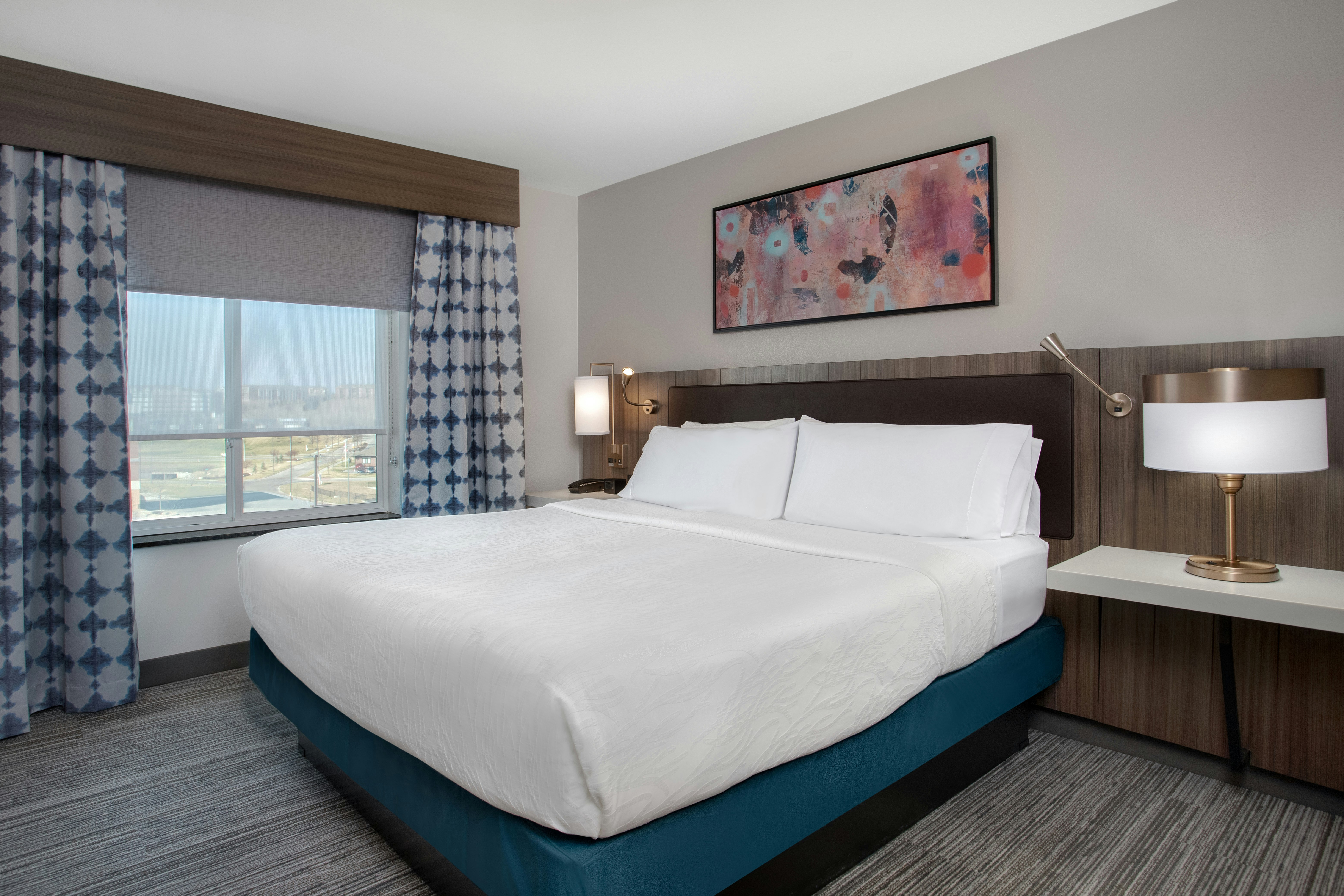 SUITE, KING BED, SOFA
