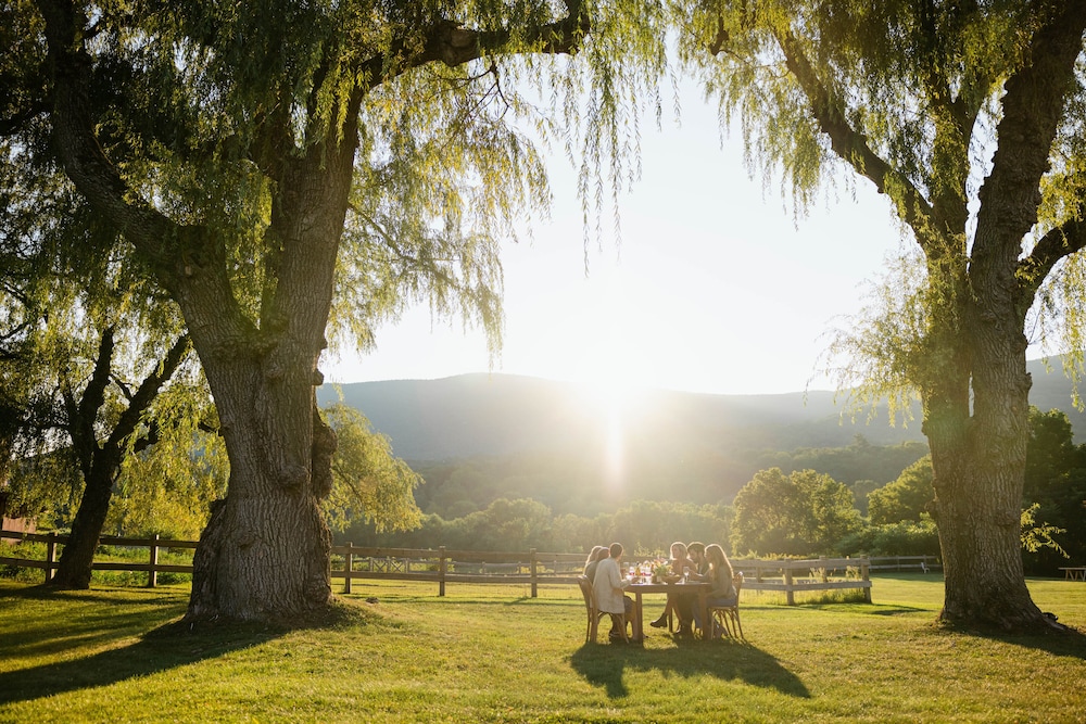 Hill Farm Inn 33/50
