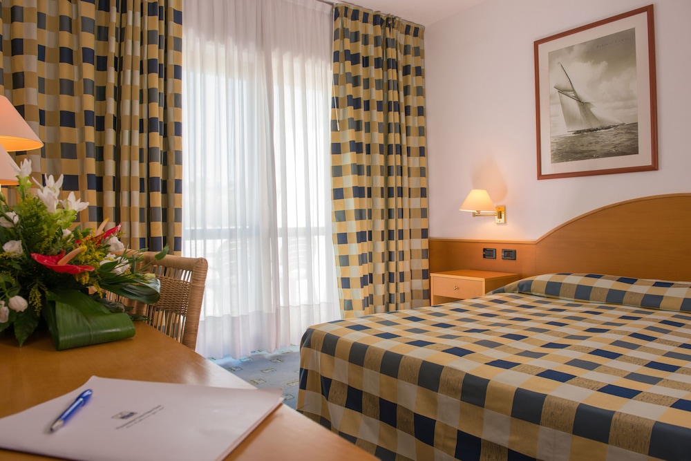 PIZZOMUNNO VIESTE PALACE HOTEL 23/77