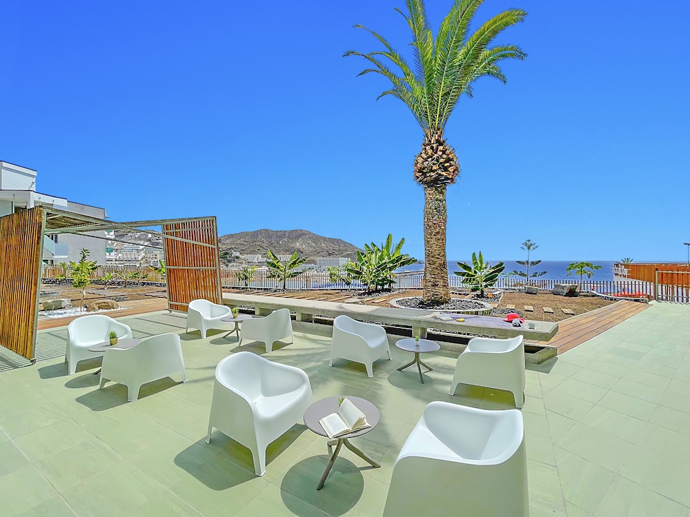 Punta Del Rey - Adults Only 25/50