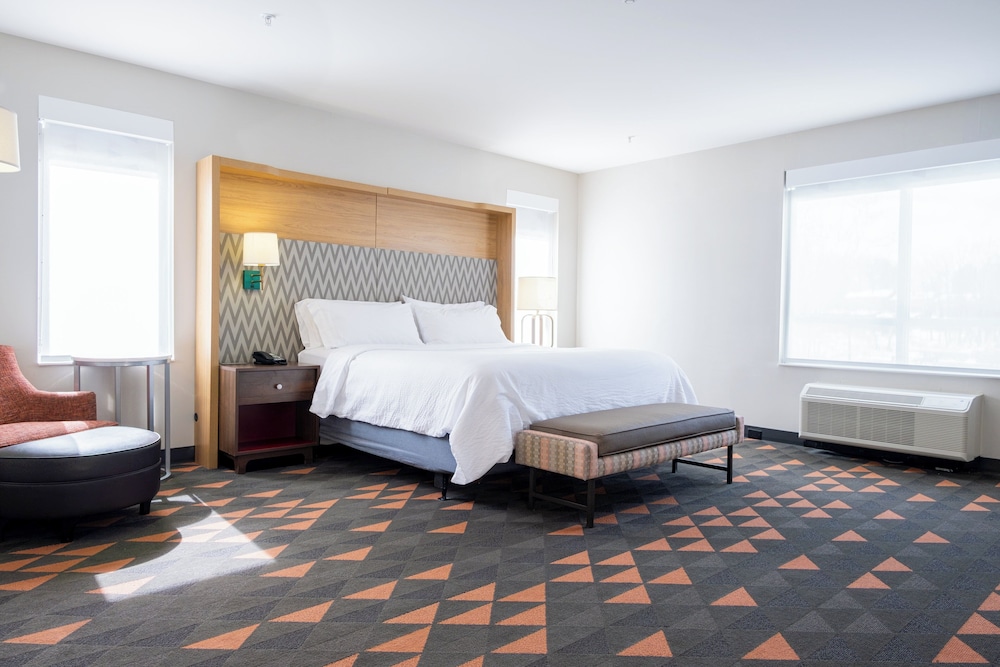 Suite, King Bed, Sofa, Living Area