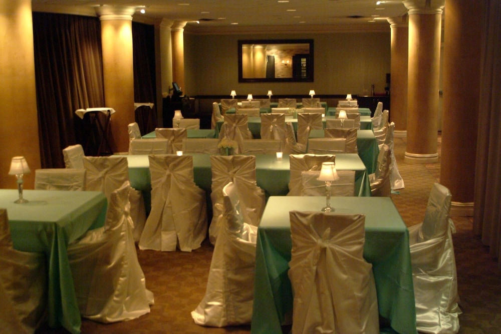 The Saint Paul Hotel 45/64