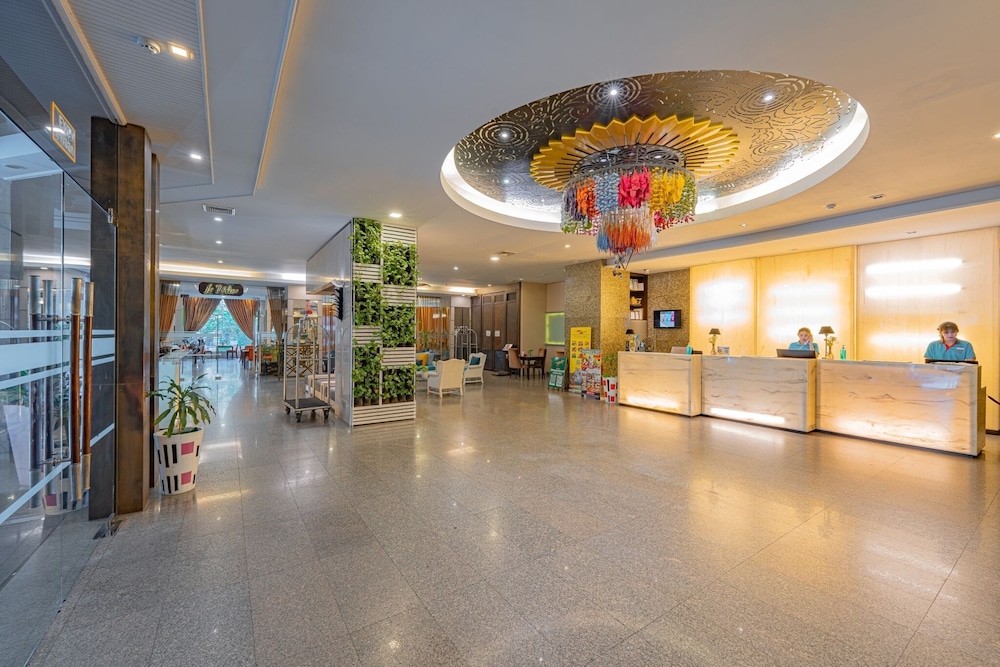Sunbeam Hotel Pattaya 13/66