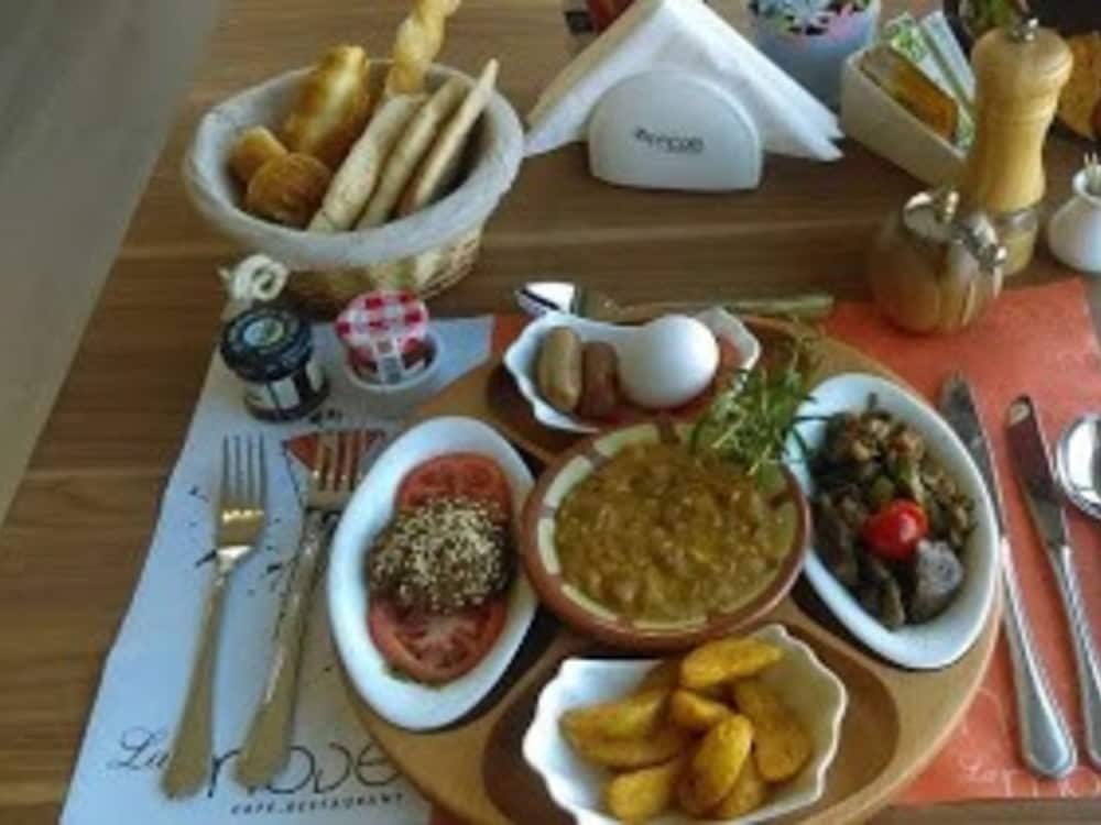 فندق مينا تبوك(Mena Hotel Tabuk) 35/42
