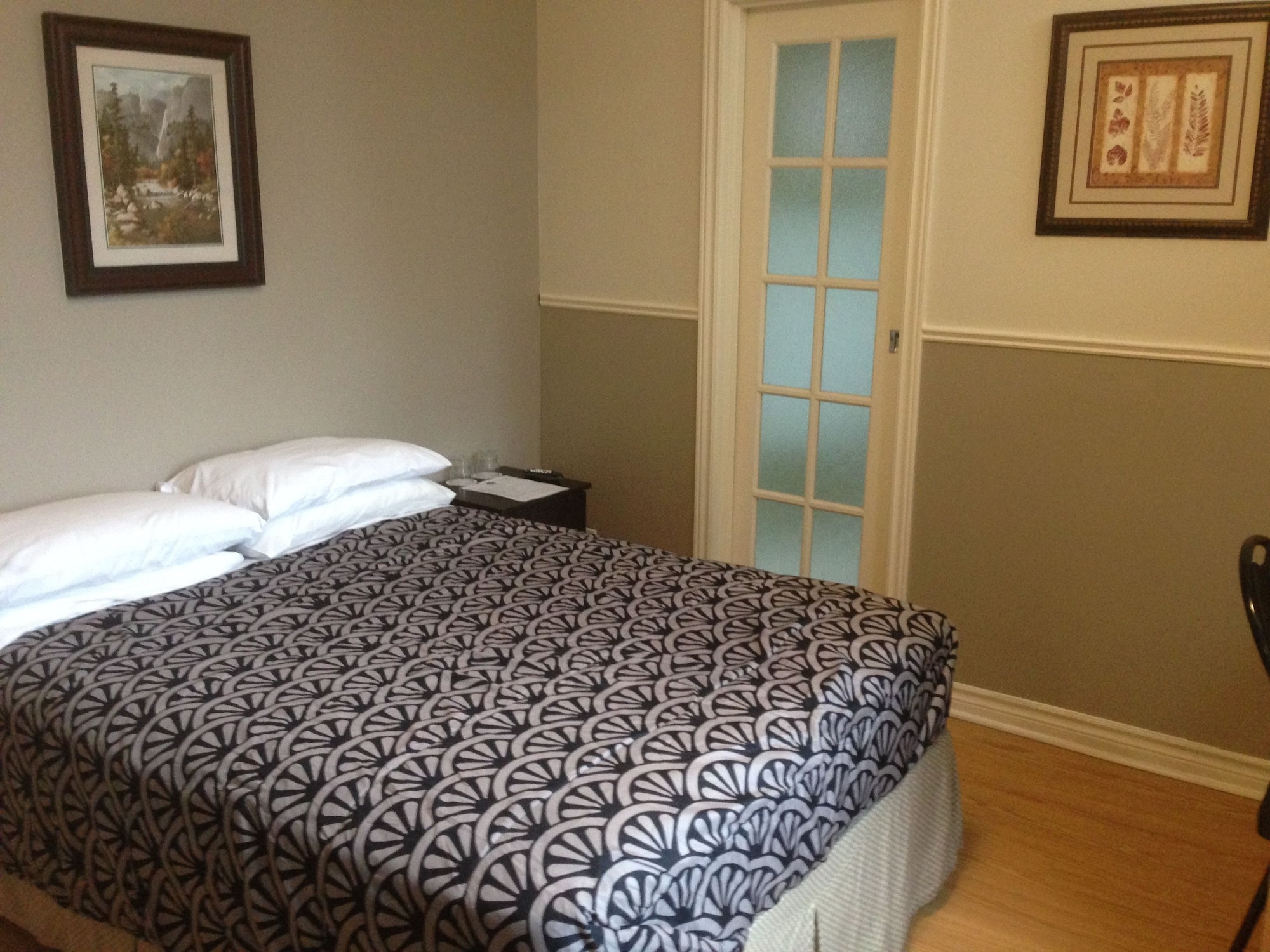 BASIC, DOUBLE BED, PRIVATE BATHROOM