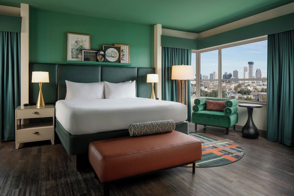 ROOM, KING BED, ACCESSIBLE