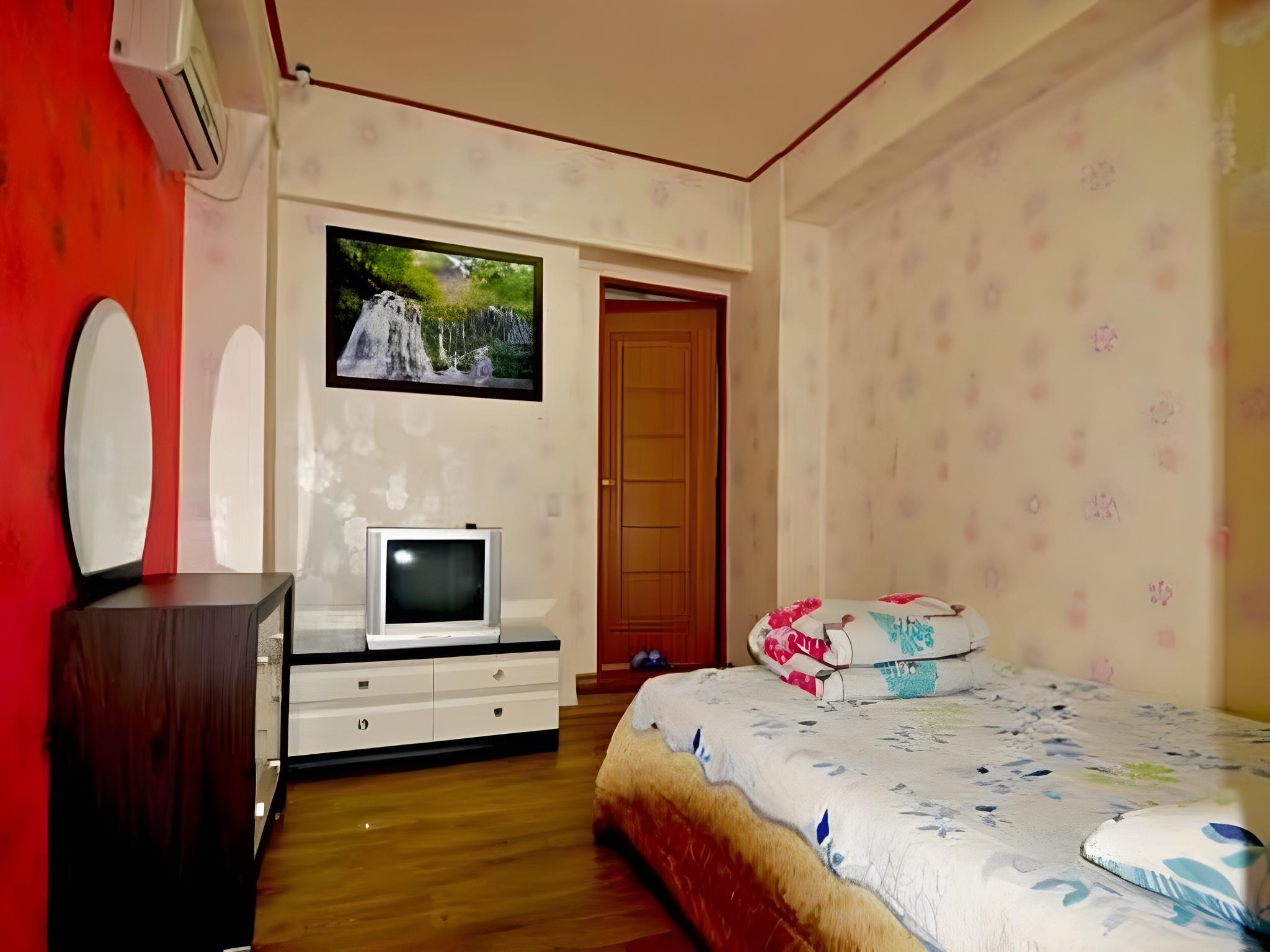 ROOM, SINGLE