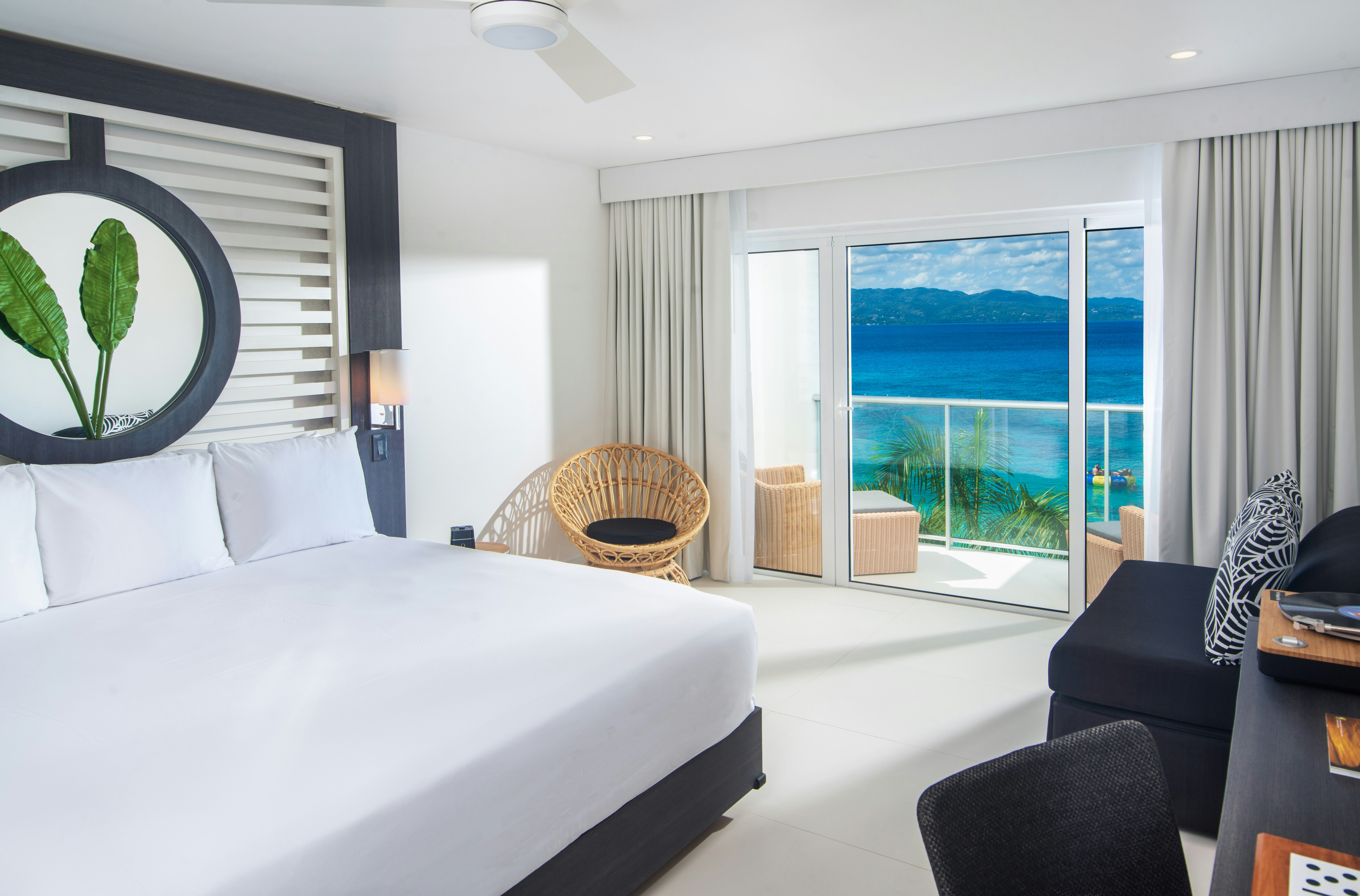 SKY, SUITE, KING BED, OCEAN VIEW