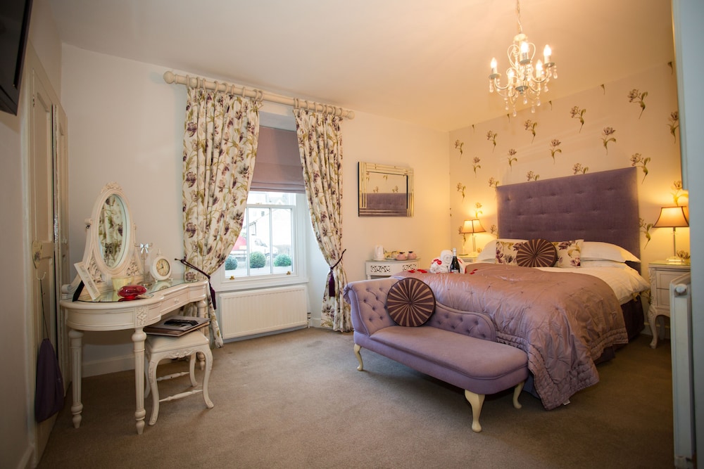 Holly Lodge Guest House 25/72