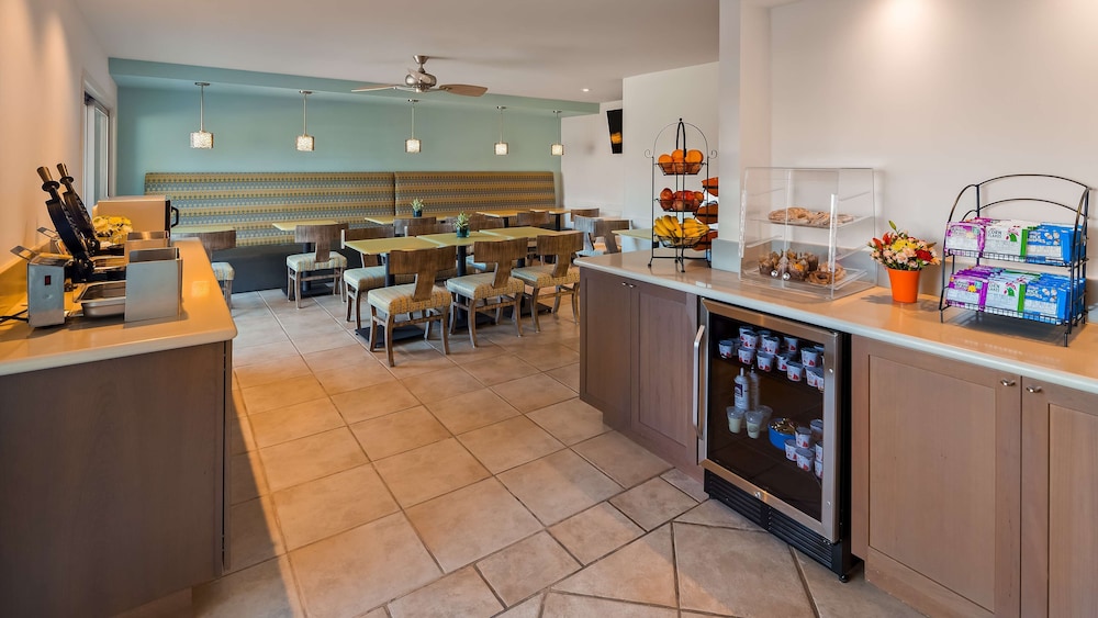 Best Western Plus Monterey Inn 39/46