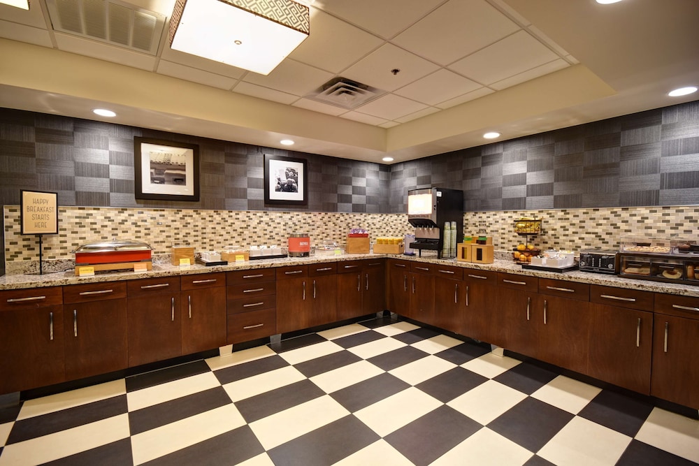 Hampton Inn Auburn 32/40