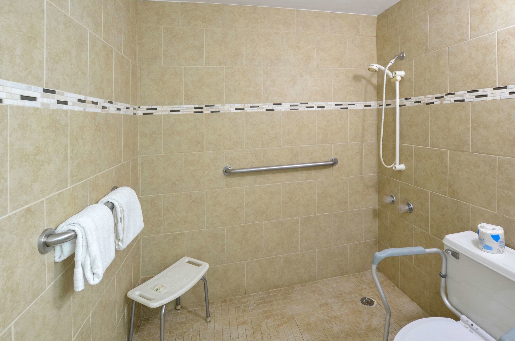 غرفة بسرير كينج لذوي الإعاقة، Quality Inn & Suites Hardeeville - Savannah North 5/5
