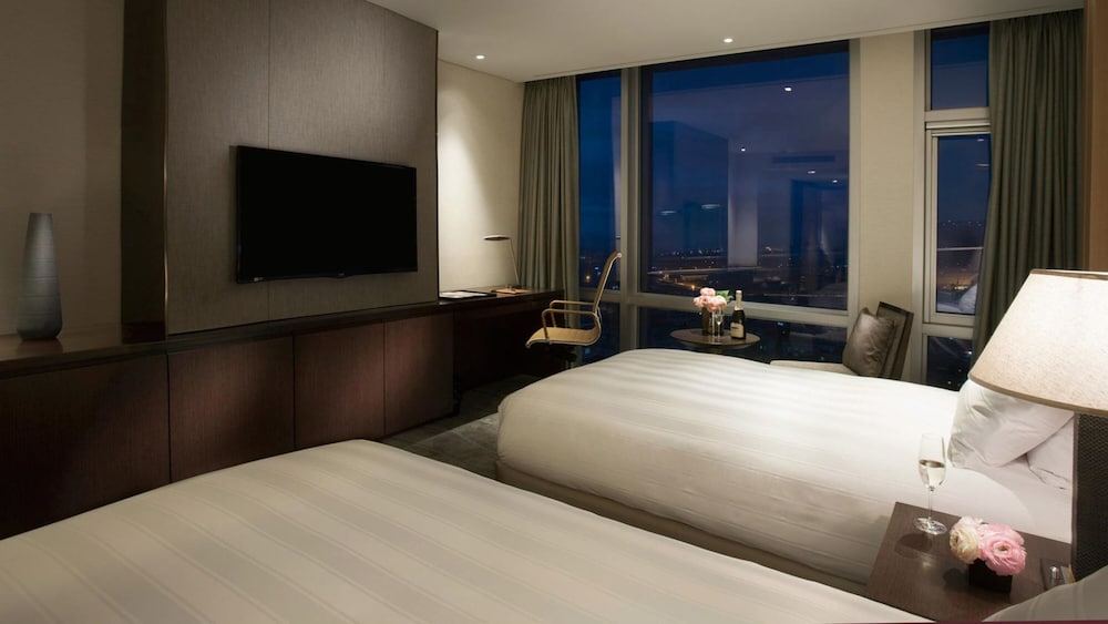 OCEAN, SUPERIOR, FAMILY, SUITE, TWIN BEDS