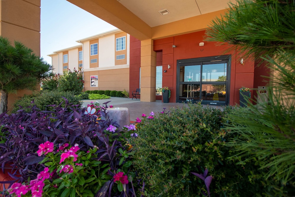 Surestay Plus By Best Western Owasso Tulsa North in OWASSO - OK