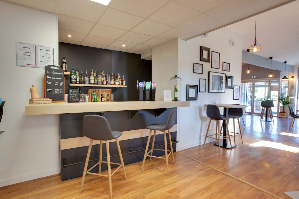 Lobby at Sure Hotel by Best Western Bordeaux Lac, BORDEAUX