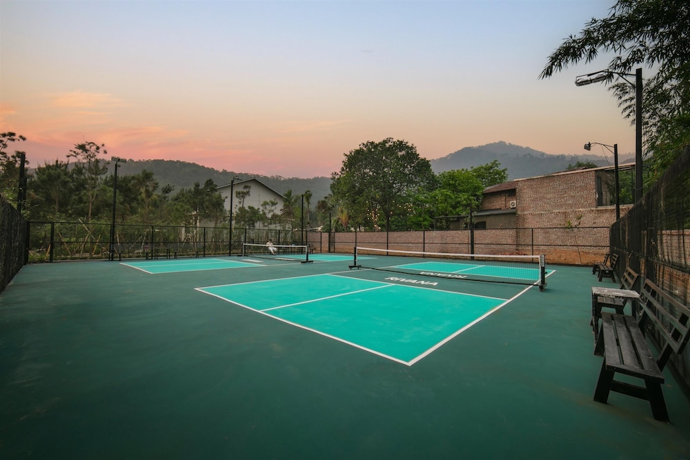 Rivana Retreat 24/46