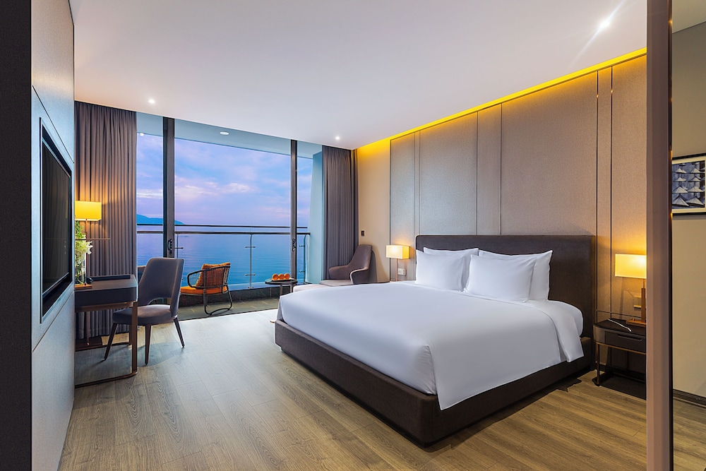 PREMIER, DOUBLE BED, OCEAN FRONT