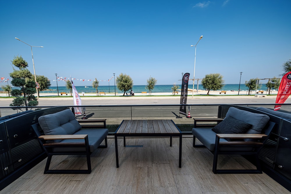 MQ Hotel Suites 53/60